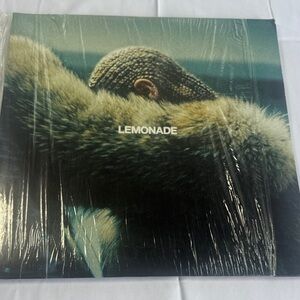 Beyoncé "Lemonade" Vinyl Album - Iconic Cover Art